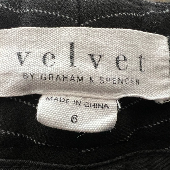 VELVET By Graham & Spencer Pin Stripe Straight Leg Pant Black/White - Picture 4 of 6